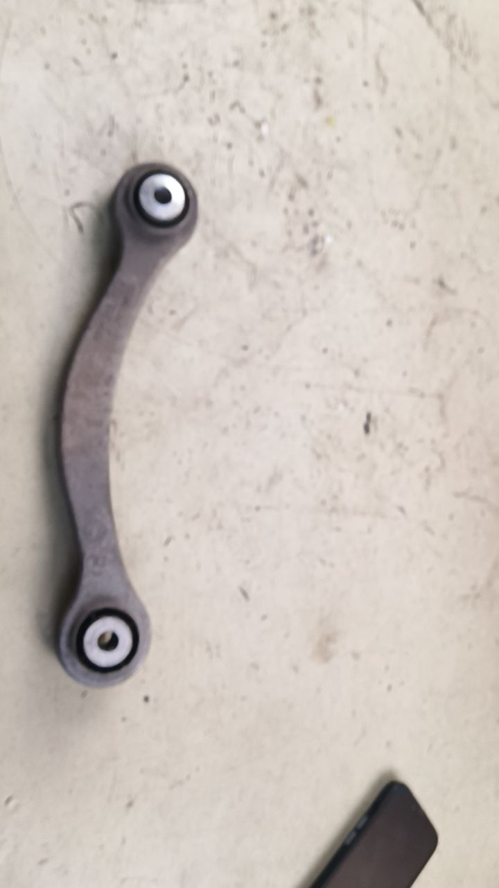 BRAZO SUSPENSION TRASERO IZQUIERDO