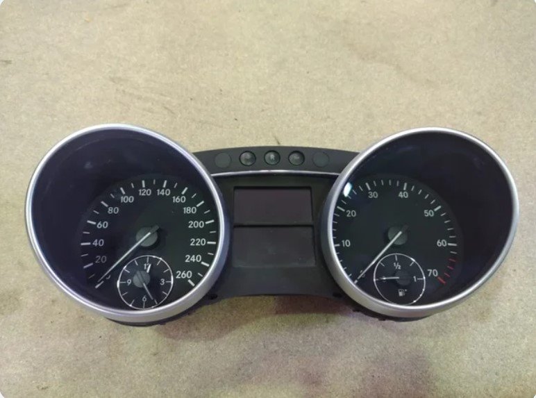 CUADRO INSTRUMENTOS Mercedes-Benz ML (BM 164)
