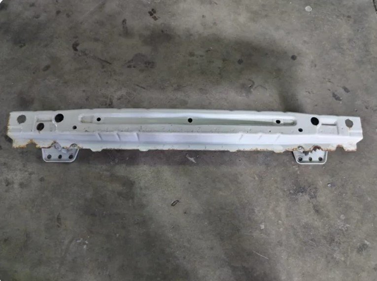 REFUERZO PARAGOLPES DELANTERO Subaru Outback (B15)
