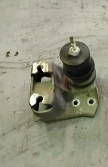 SOPORTE MOTOR DERECHO Subaru Outback (B15)