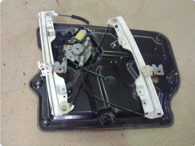 MOTOR ELEVALUNAS DELANTERO DERECHO Nissan Murano (Z50)
