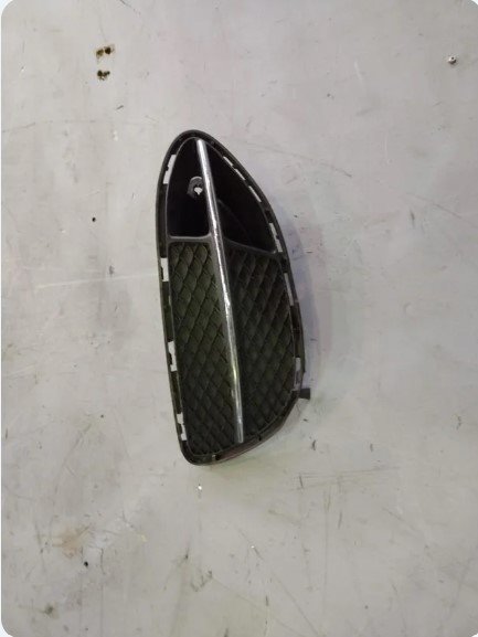 REJILLA PARAGOLPES IZQUIERDA Mercedes-Benz E Berlina (BM 212)