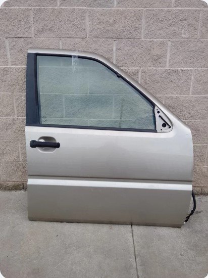 PUERTA DELANTERA DERECHA Nissan Terrano II (R20)