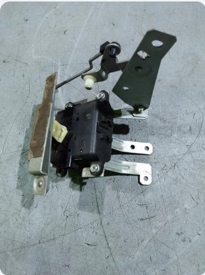 MOTOR APERTURA TRAMPILLA Nissan Terrano II (R20)