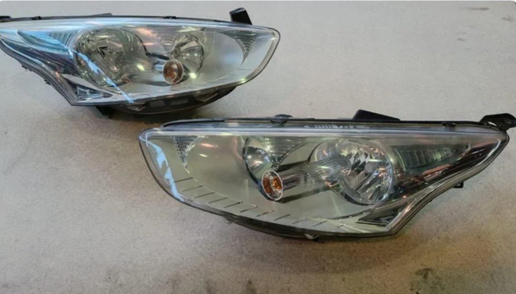 FARO DERECHO Ford B-MAX (CB2)