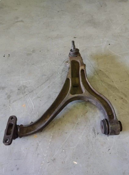 BRAZO SUSPENSION INFERIOR DELANTERO DERECHO Chrysler
