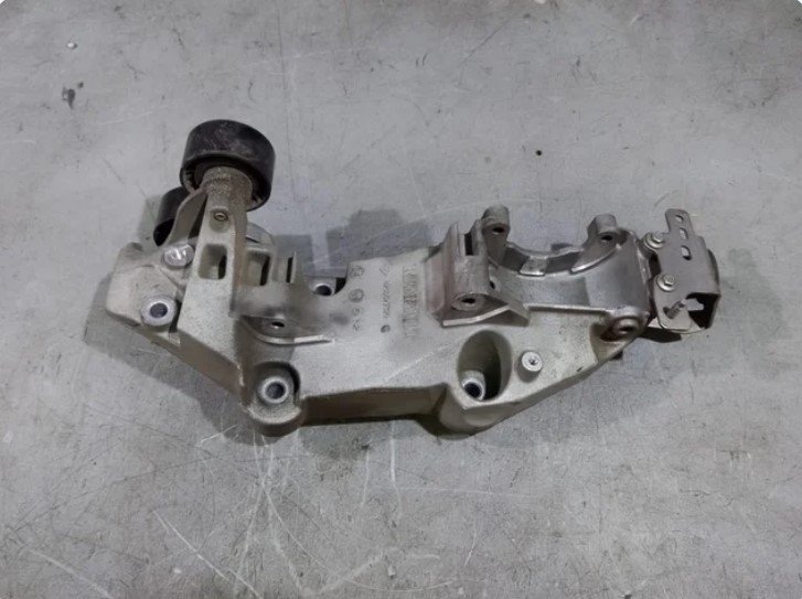 SOPORTE ALTERNADOR Renault Laguna III Berlina
