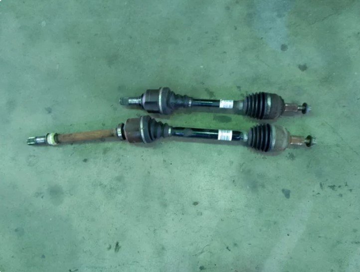 TRANSMISION DELANTERA IZQUIERDA Renault Laguna III Berlina