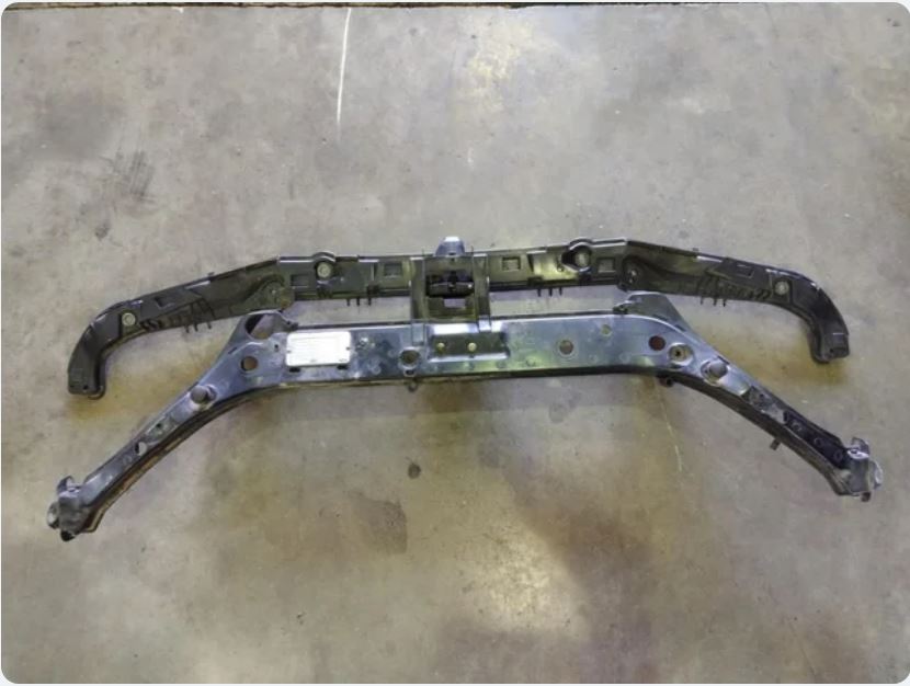 PANEL FRONTAL Ford Focus Berlina (CAK)