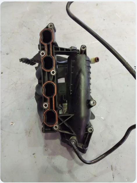 COLECTOR ADMISION Ford Focus Berlina (CAK)