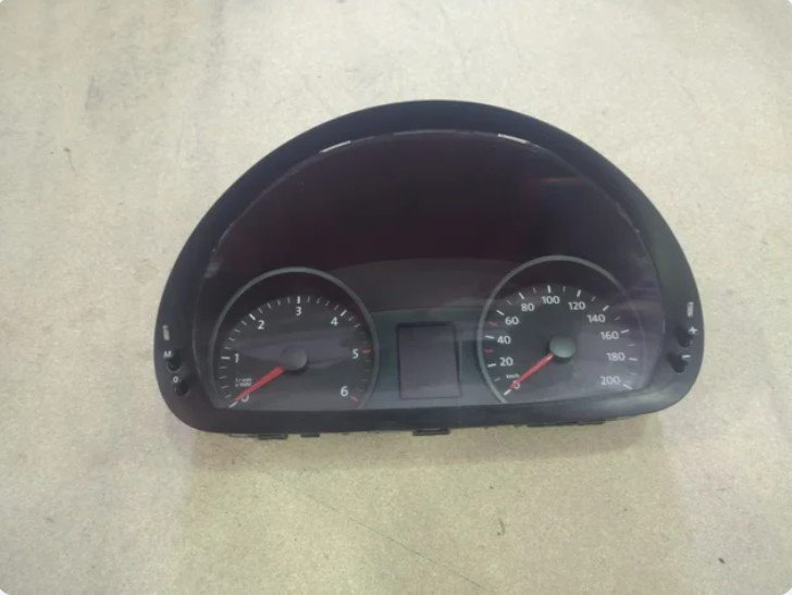 CUADRO INSTRUMENTOS Mercedes-Benz