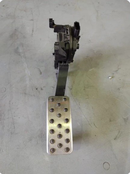 PEDAL ACELERADOR Renault Twingo III