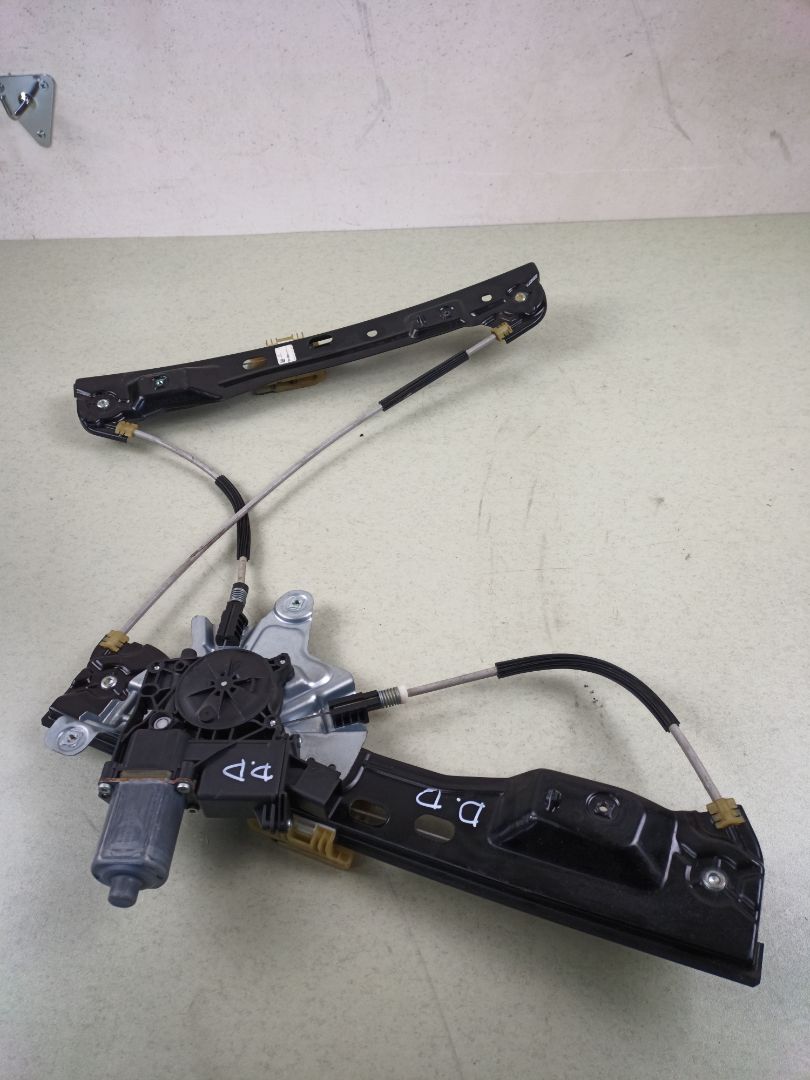 MOTOR ELEVALUNAS DELANTERO DERECHO Opel Insignia Berlina