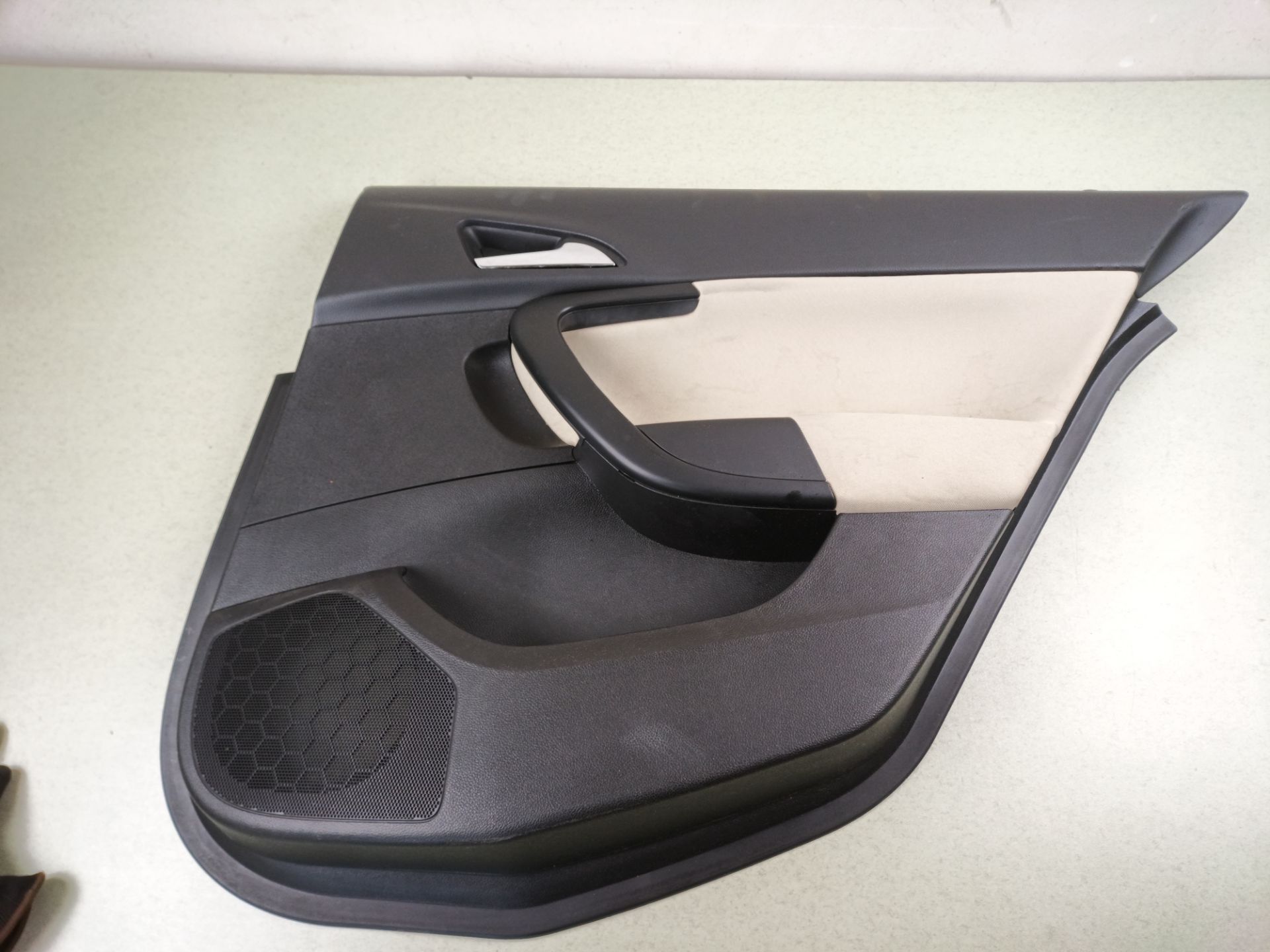 GUARNECIDO PUERTA TRASERA DERECHA Opel Insignia Berlina