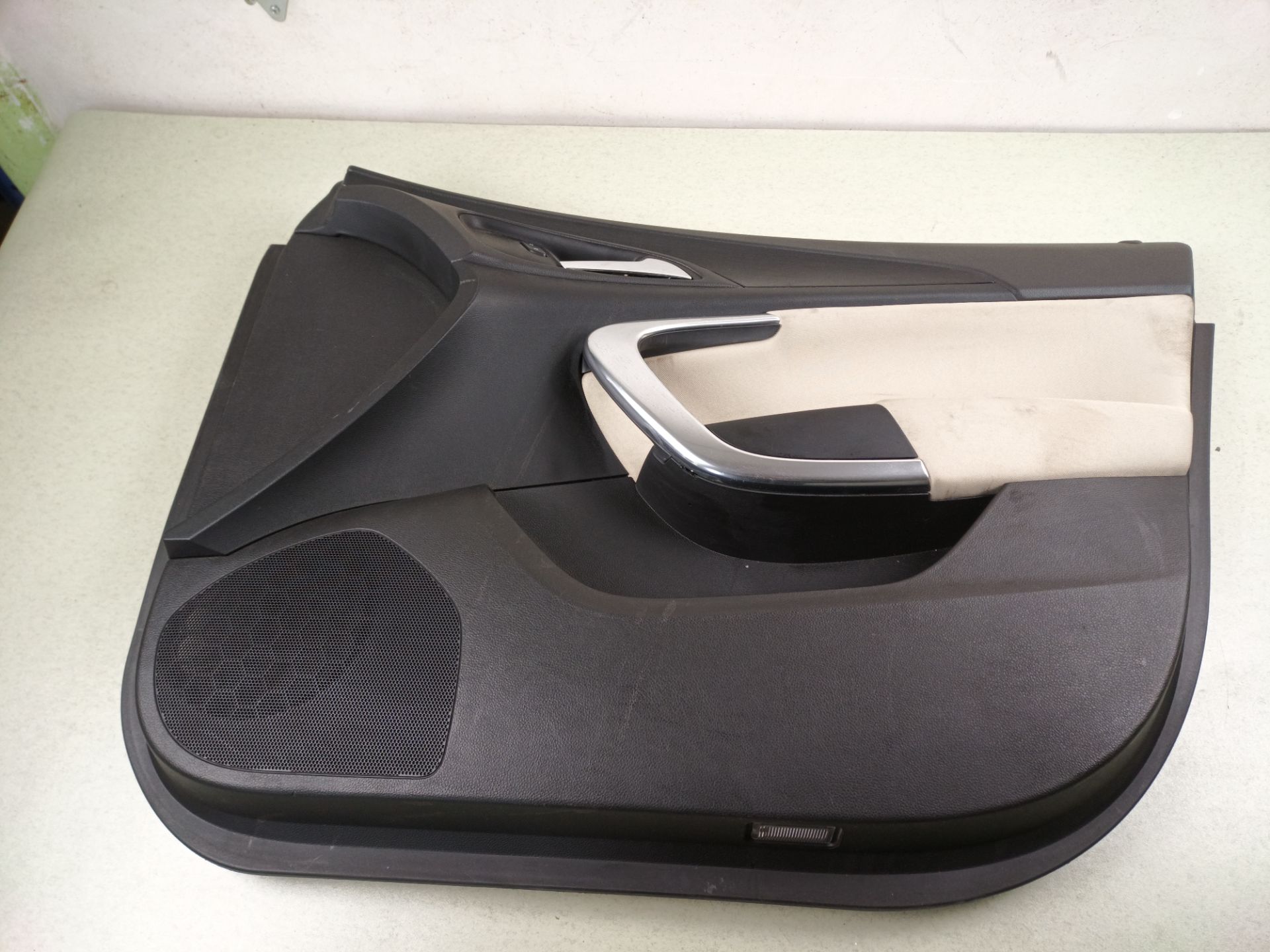 GUARNECIDO PUERTA DELANTERA DERECHA Opel Insignia Berlina
