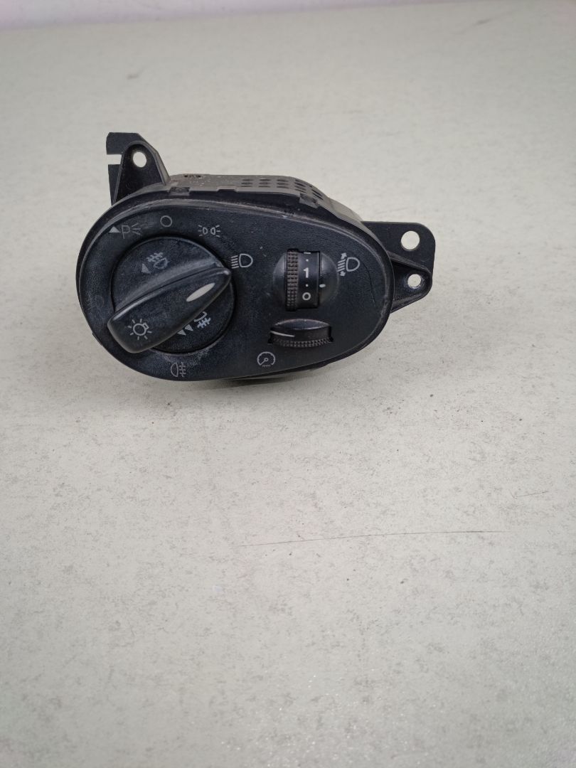MANDO LUCES Ford Focus Berlina (CAK)