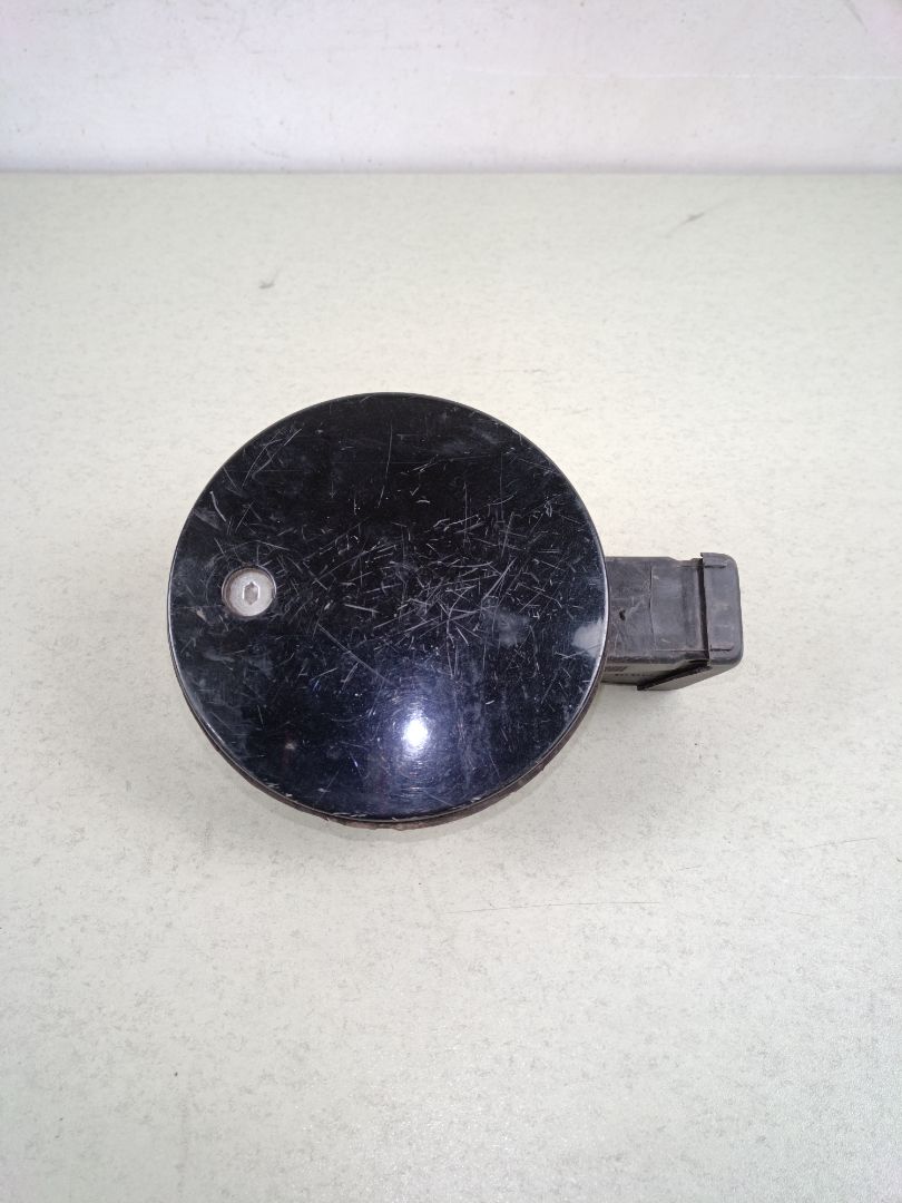 TAPA EXTERIOR COMBUSTIBLE Ford Focus Berlina (CAK)
