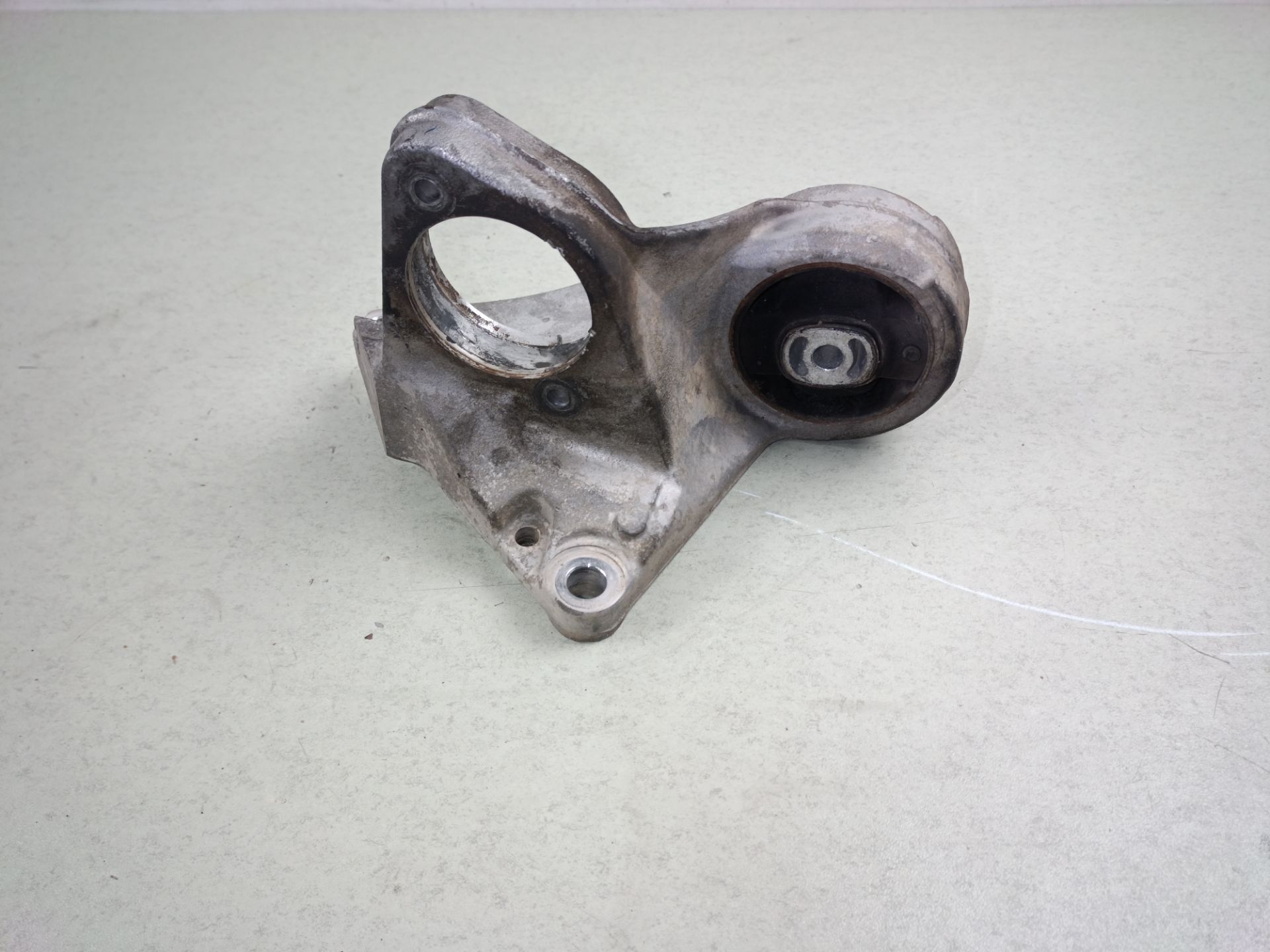 SOPORTE MOTOR DELANTERO
