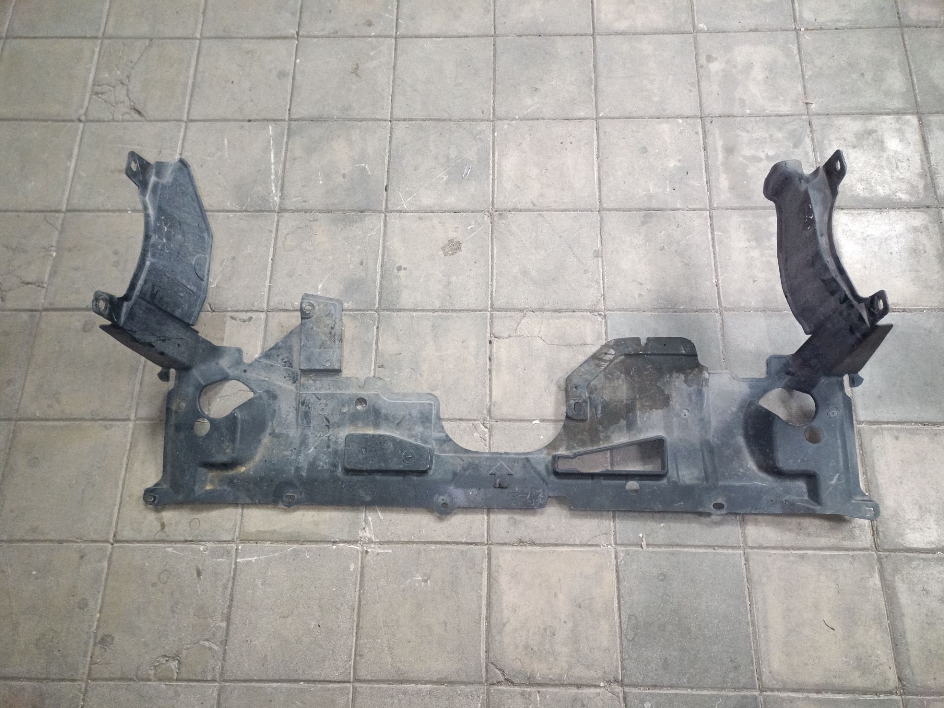 MOLDURA PARAGOLPE DELANTERA