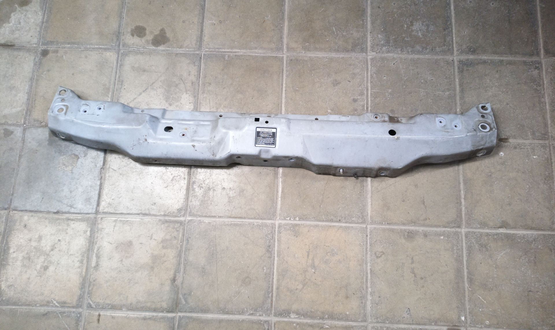 TRAVESAÑO SUPERIOR Kia Carnival II (FL)