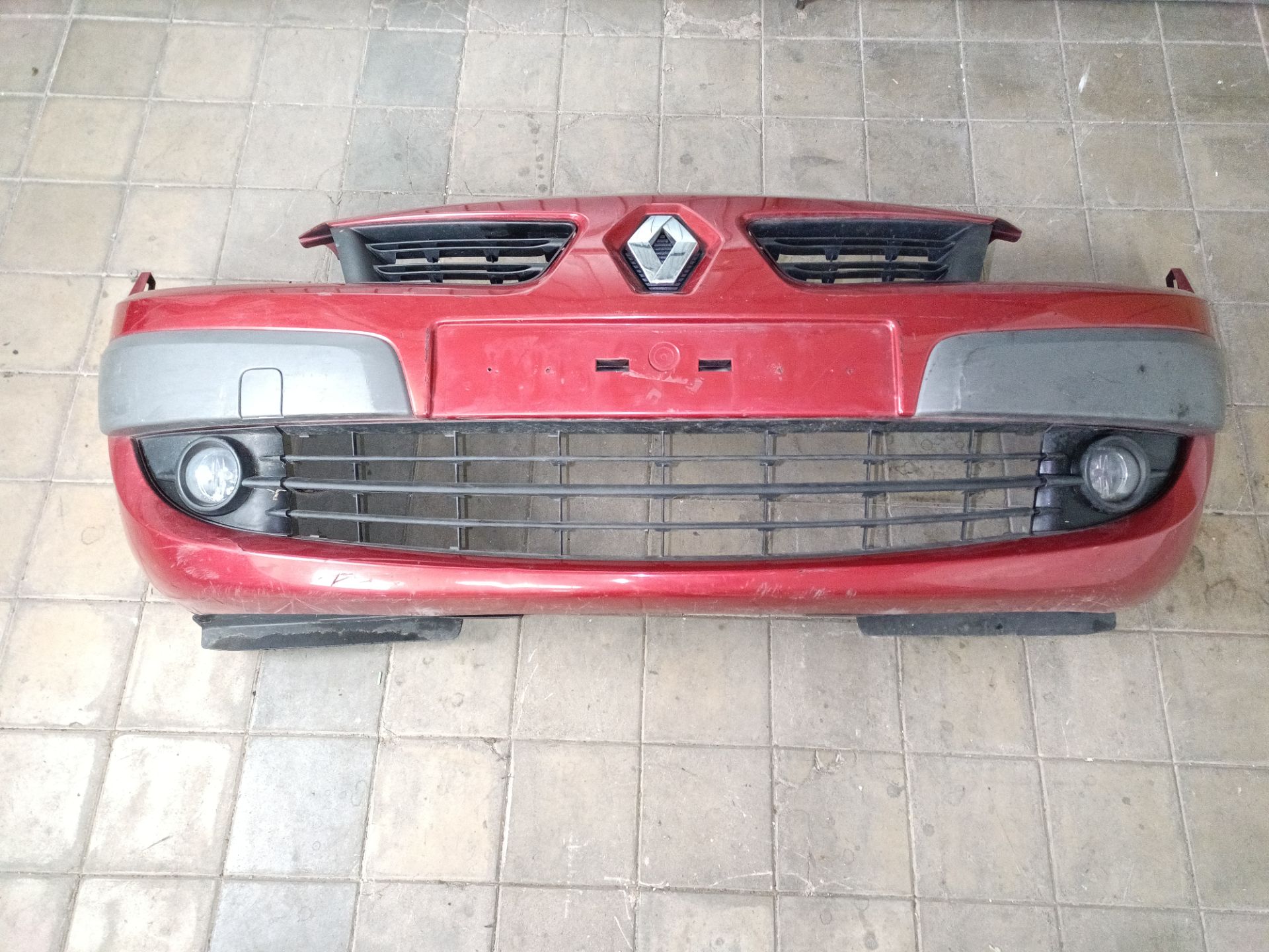 PARAGOLPES DELANTERO