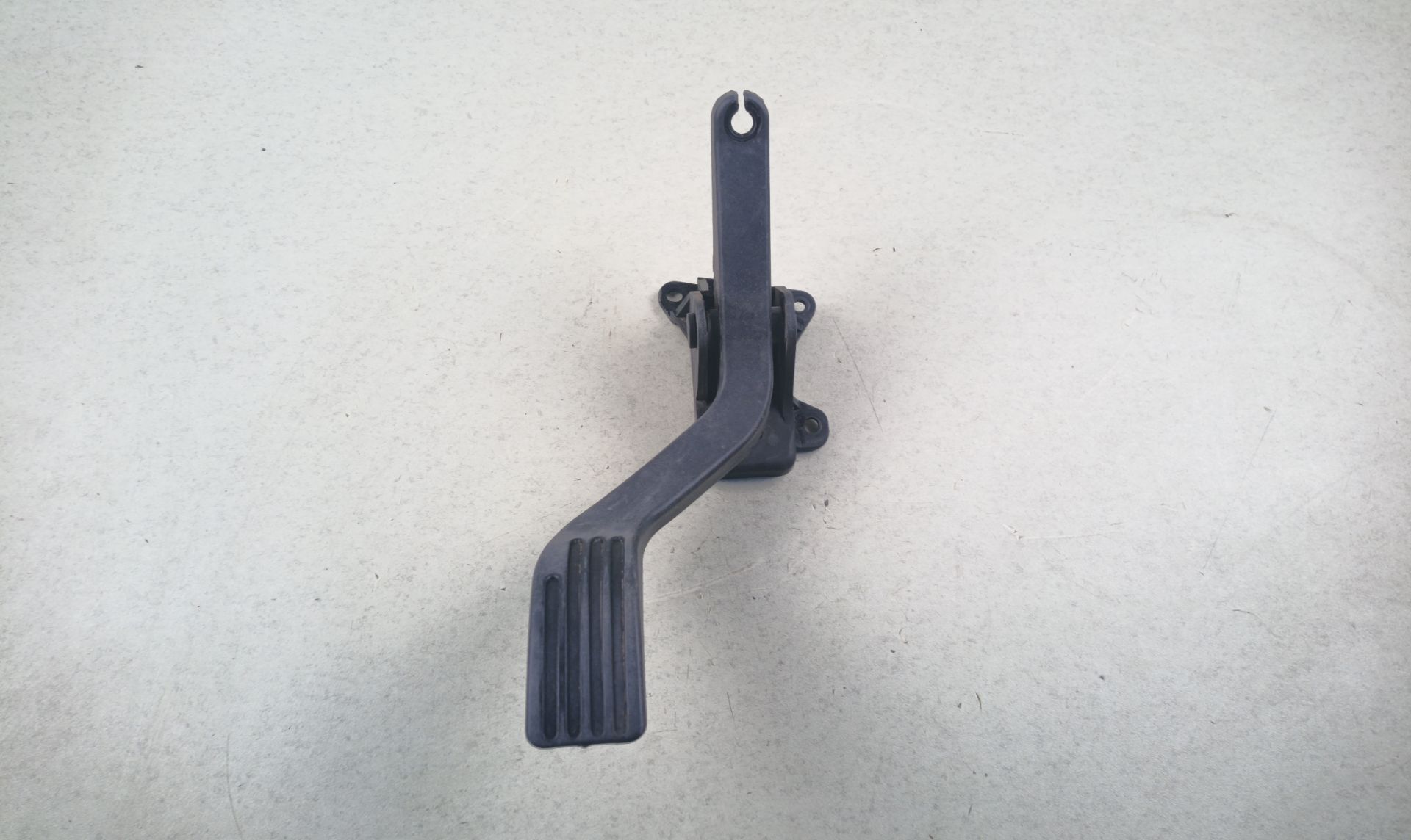 PEDAL ACELERADOR Ford Focus Berlina (CAK)