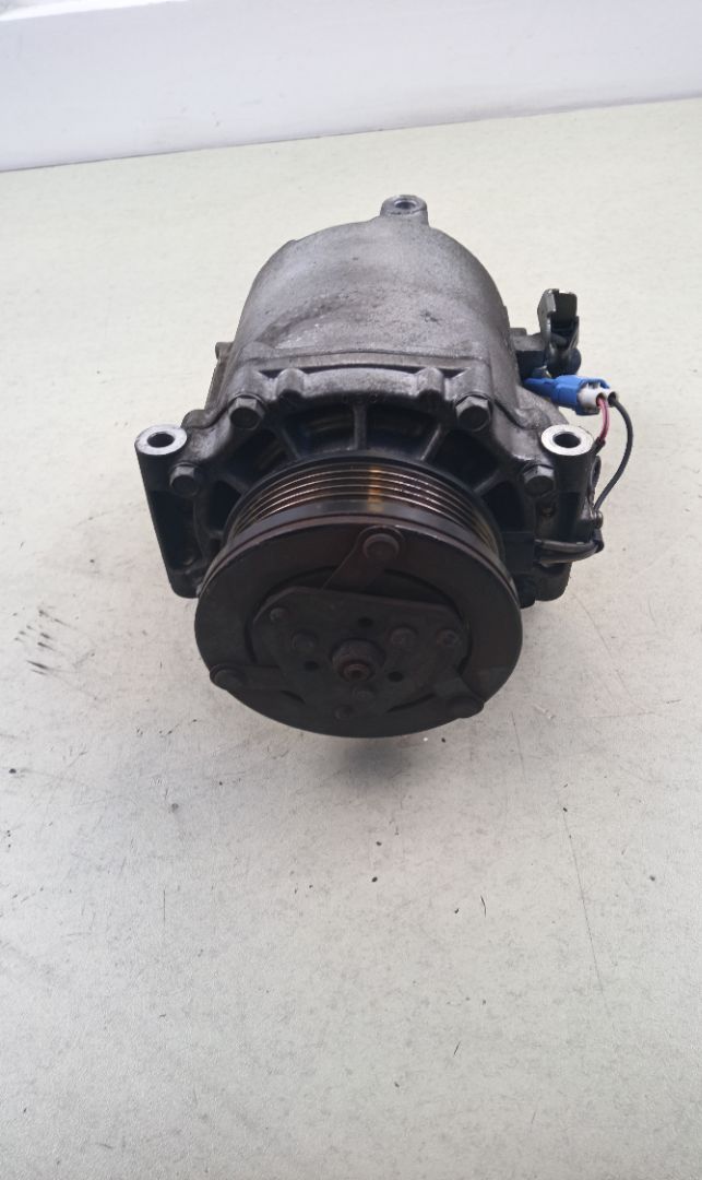 COMPRESOR AIRE ACONDICIONADO Mitsubishi Grandis (NA0W)