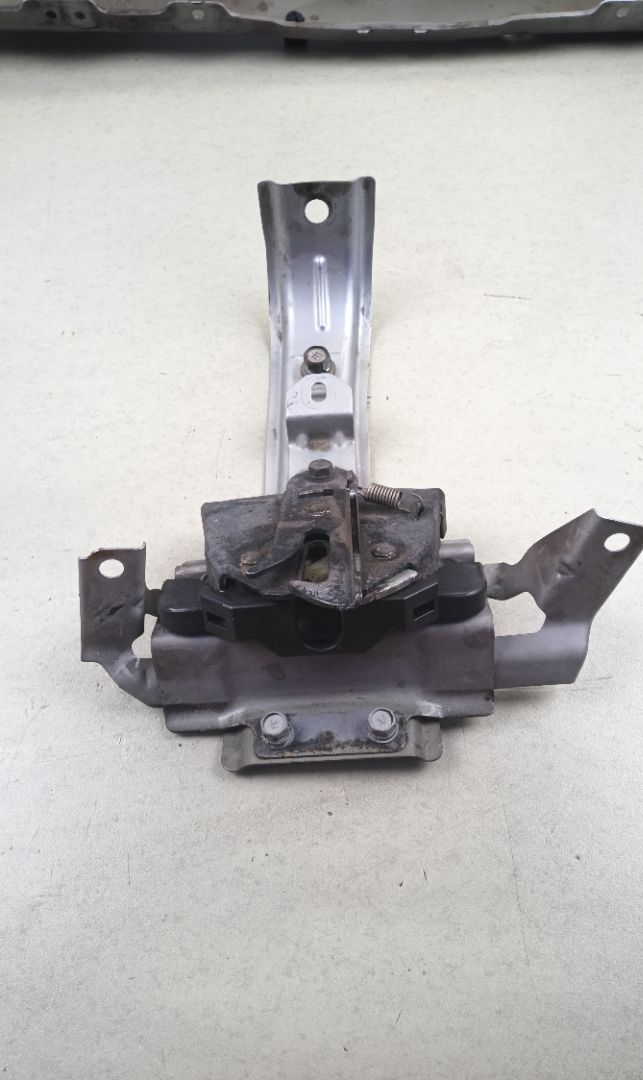 CERRADURA CAPO Mitsubishi Grandis (NA0W)