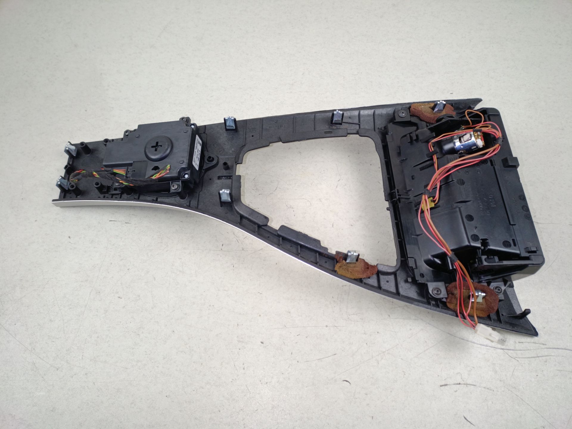 GUANECIDO CONSOLA CENTRAL BMW 3 Berlina (E90)