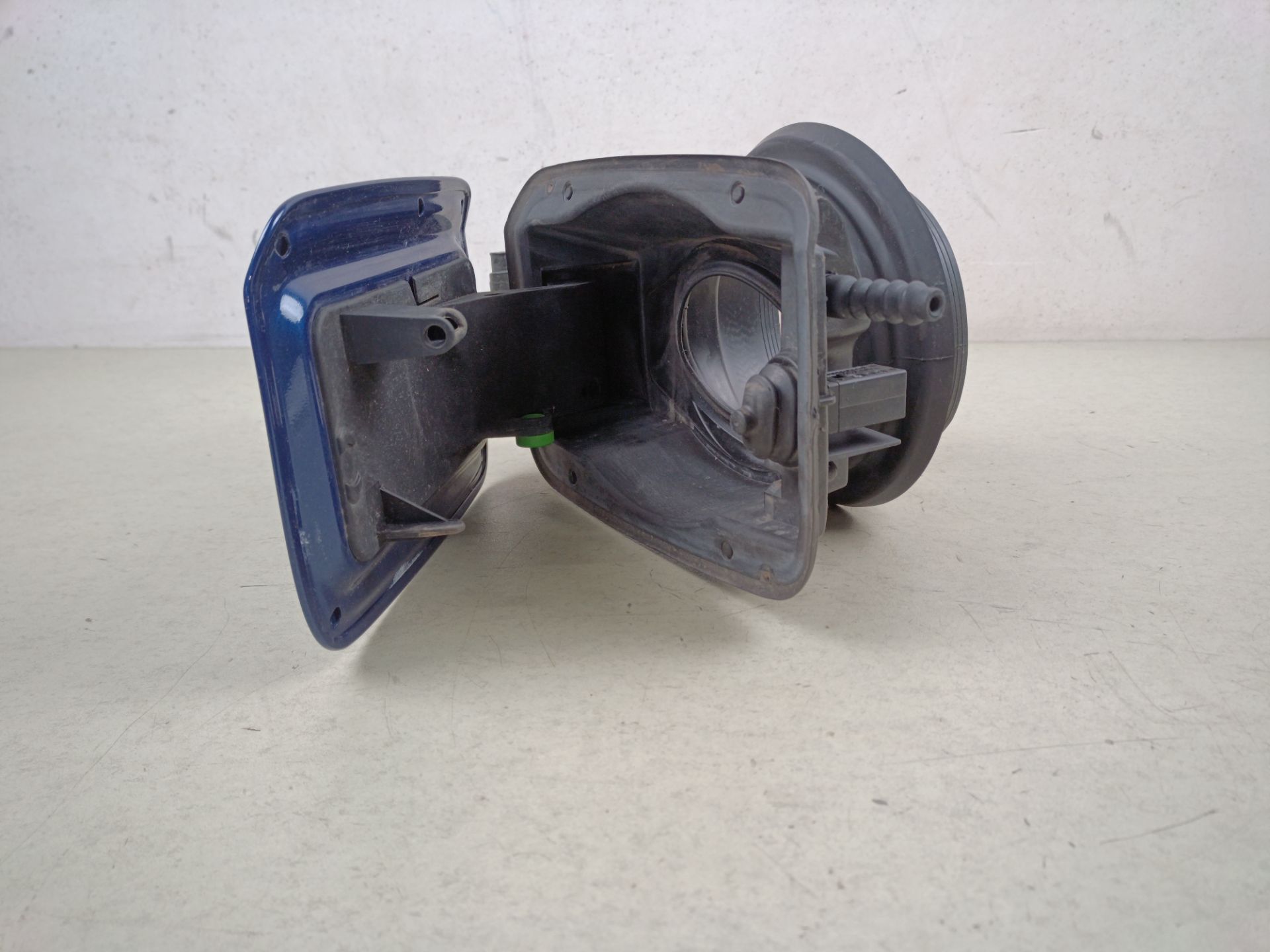 TAPA EXTERIOR COMBUSTIBLE BMW 3 Berlina (E90)
