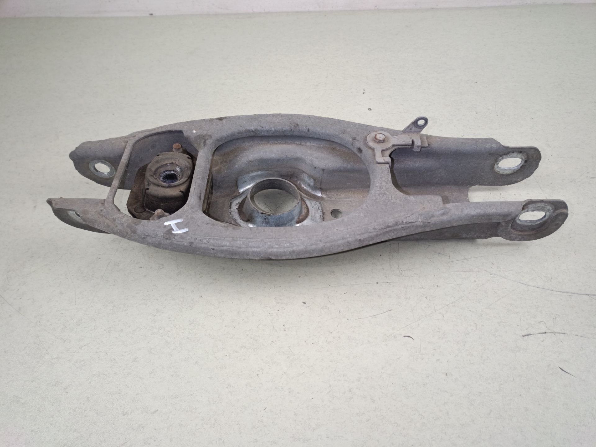 BRAZO SUSPENSION INFERIOR TRASERO IZQUIERDO BMW 3 Berlina (E90)