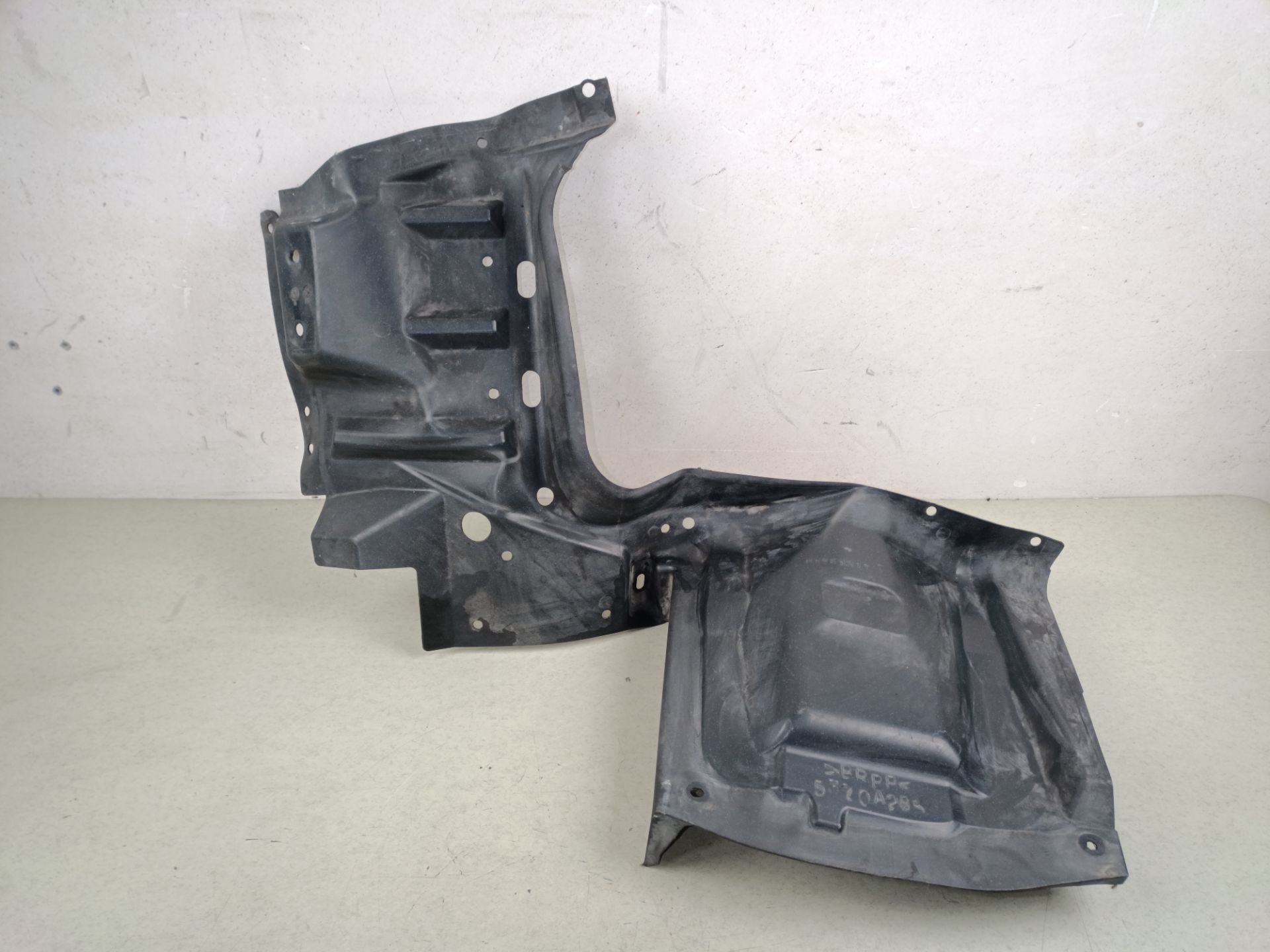 NO IDENTIFICADO Mitsubishi Grandis (NA0W)