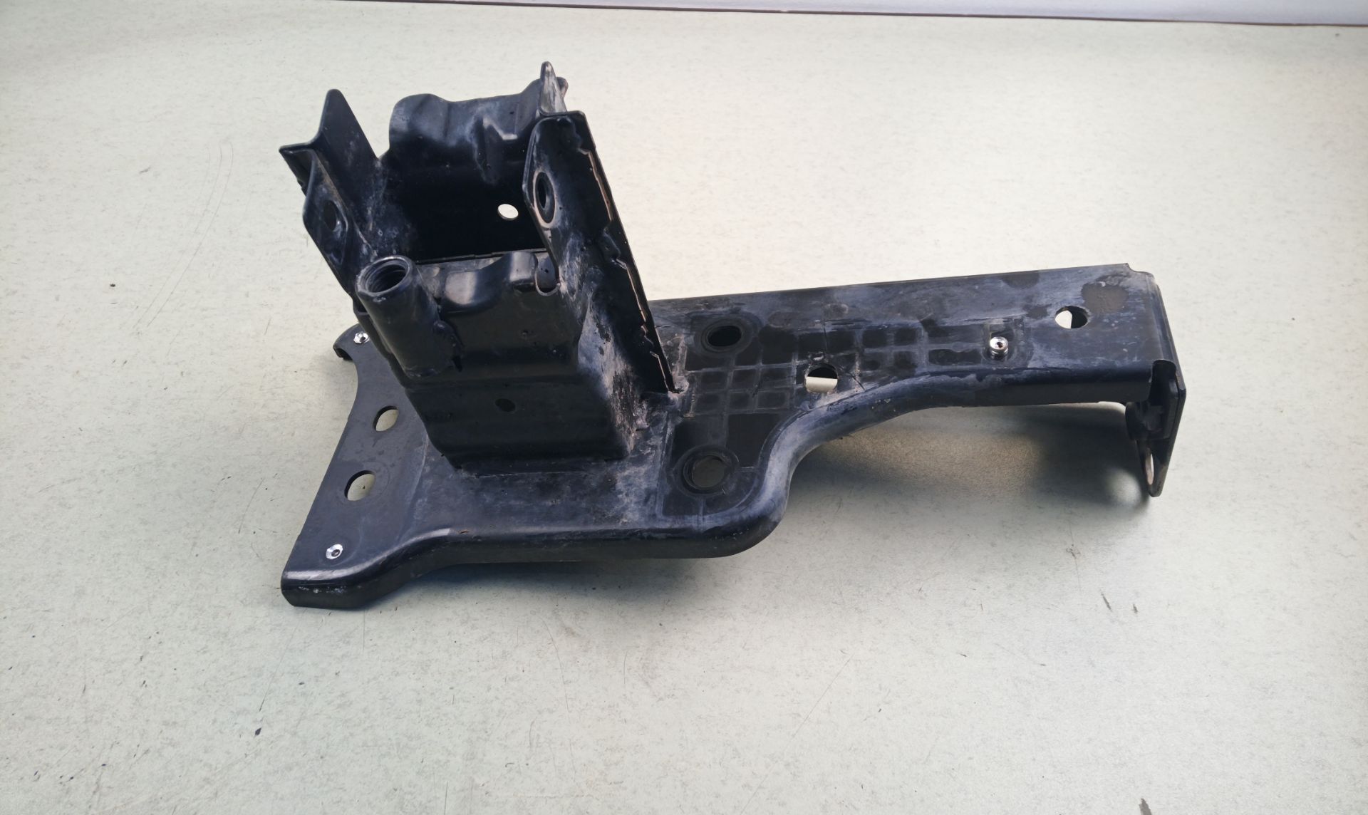 SOPORTE PARAGOLPES DELANTERO