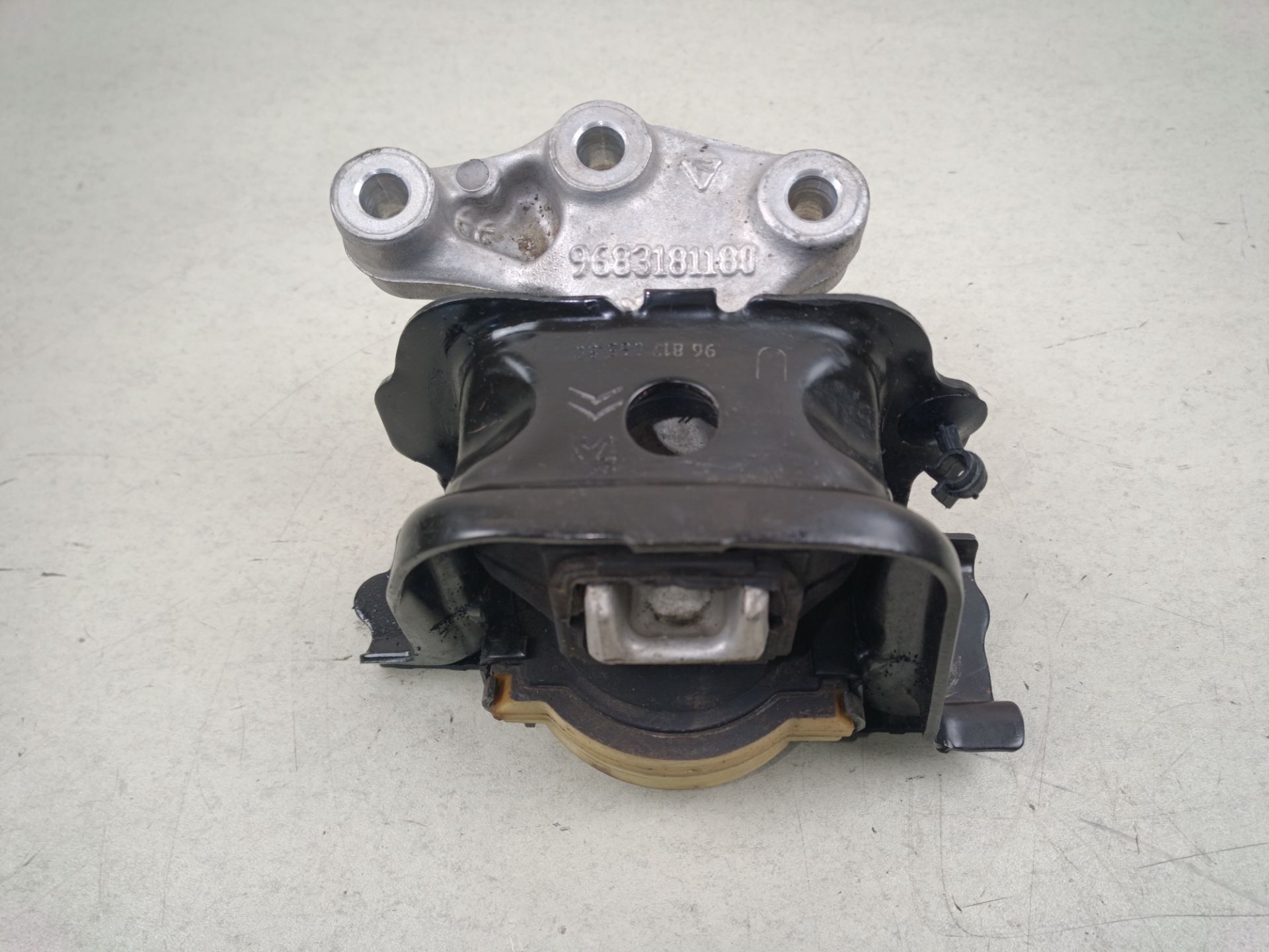 SOPORTE MOTOR DERECHO