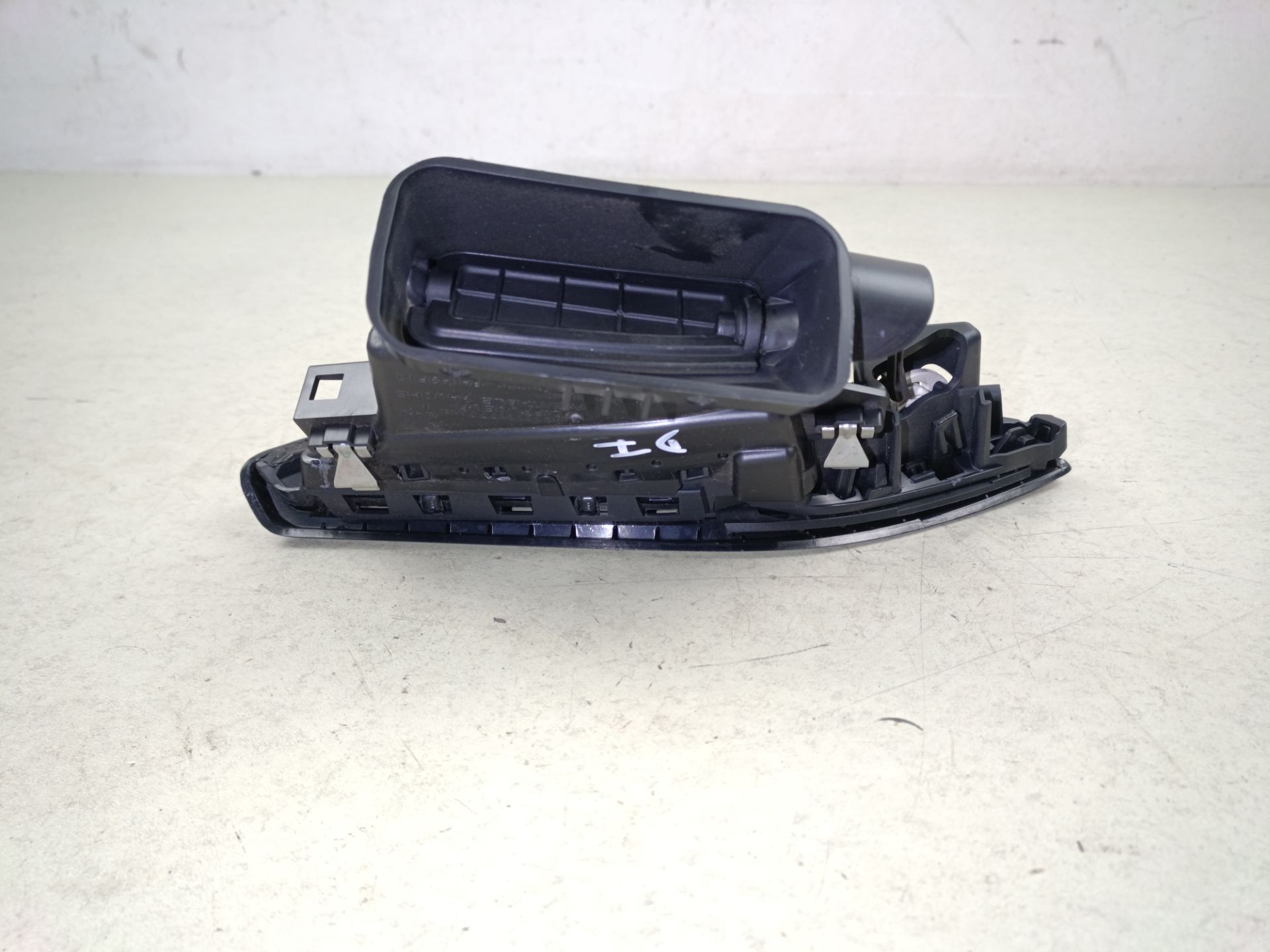 REJILLA AIREADORA Peugeot 208