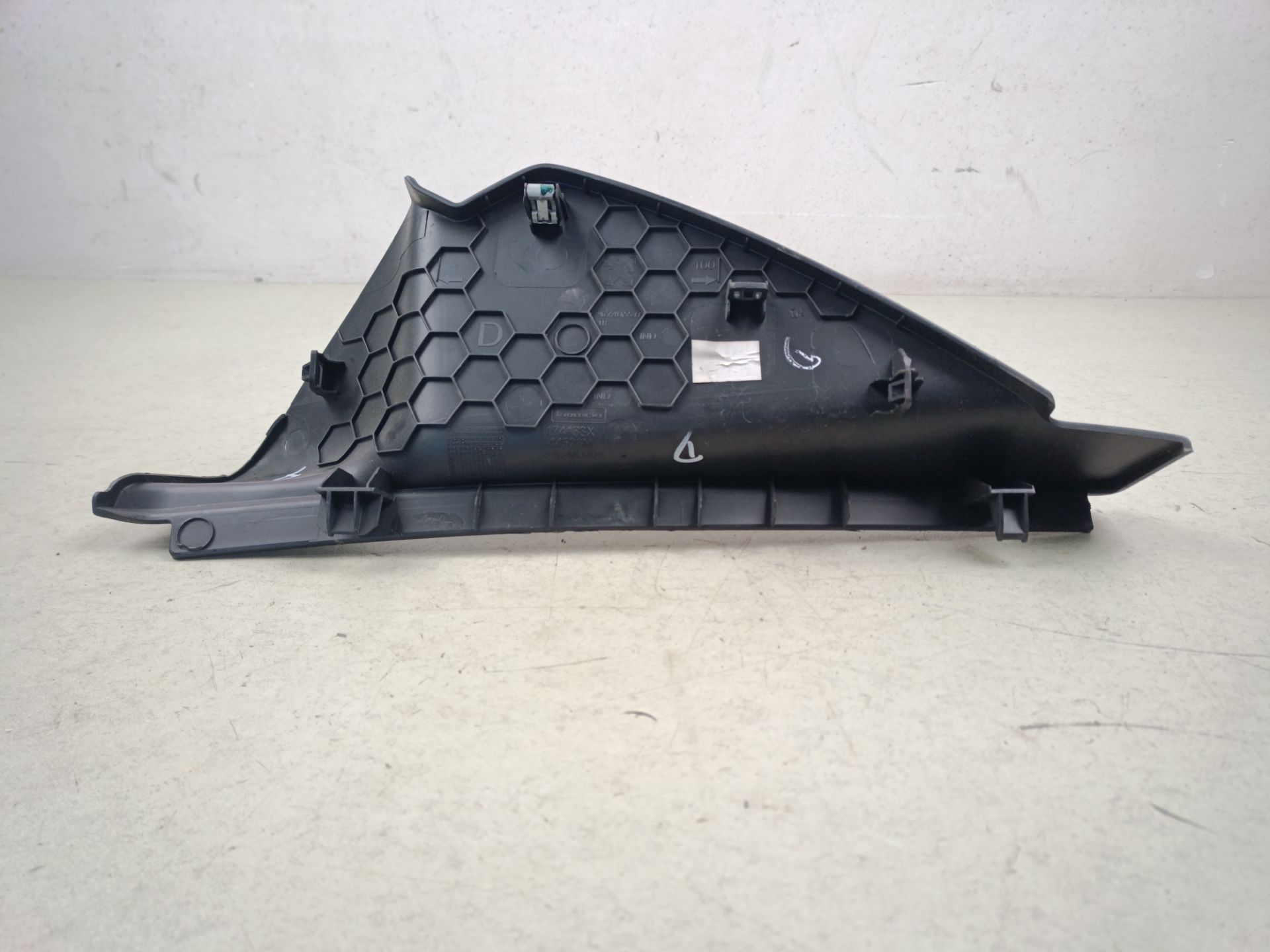 EMBELLECEDOR Peugeot 208