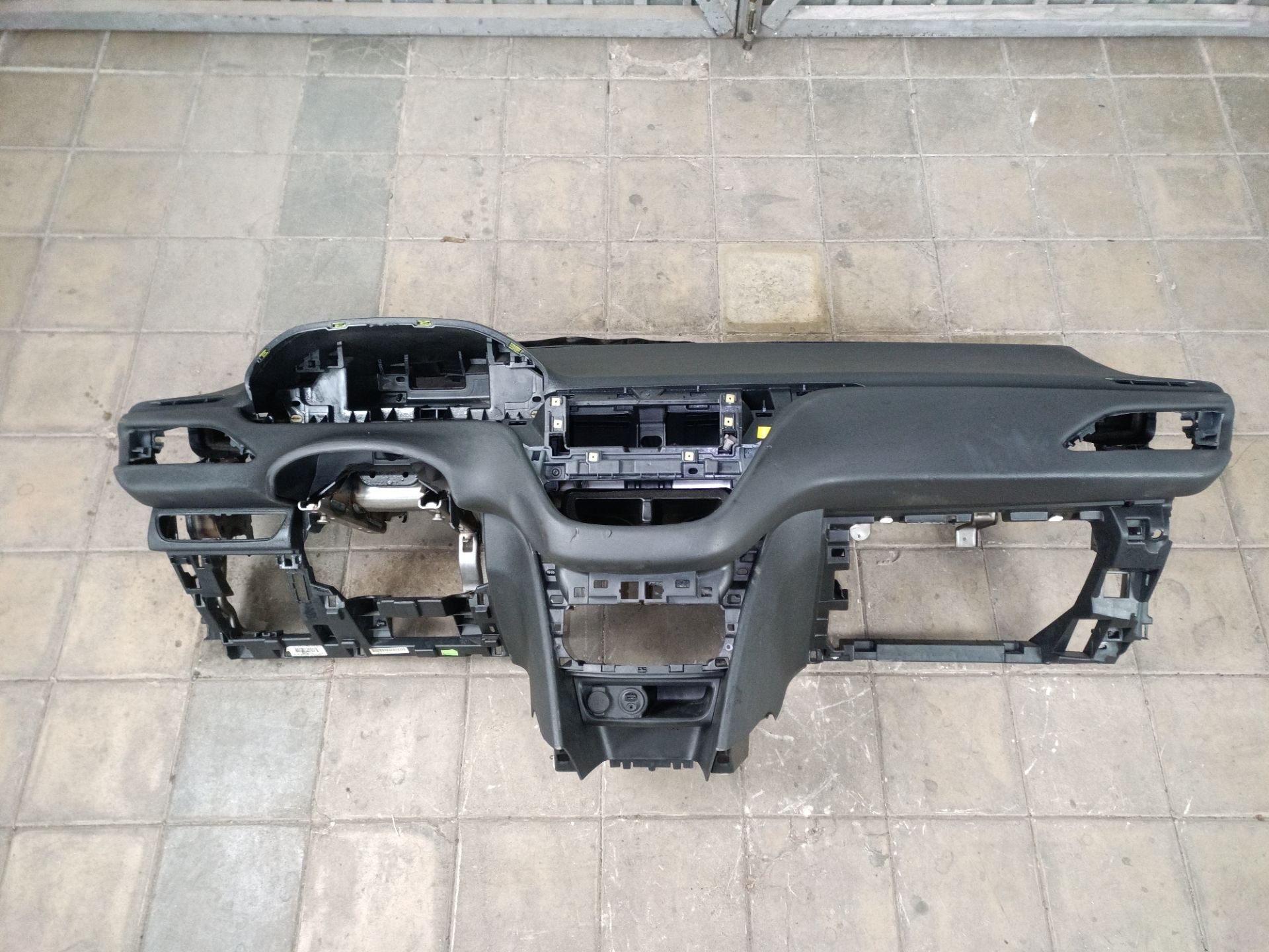 SALPICADERO Peugeot 208