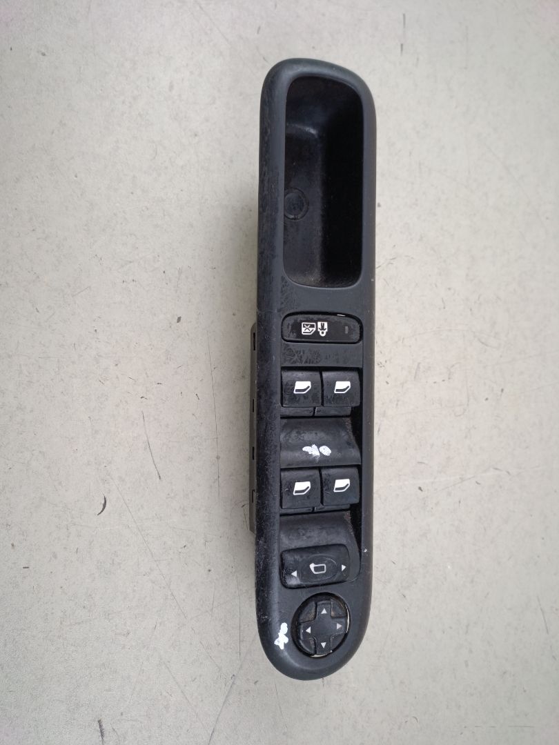 MANDO ELEVALUNAS DELANTERO IZQUIERDO Peugeot 3008