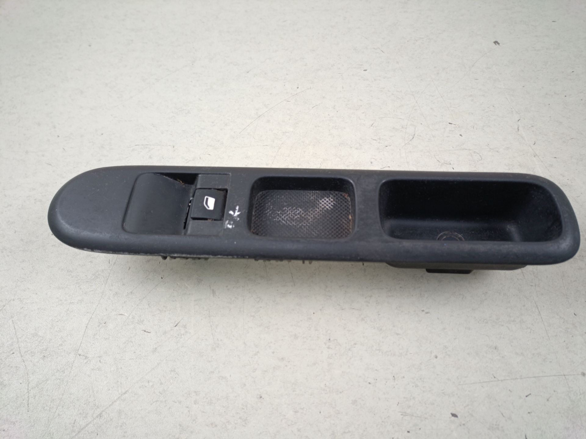 MANDO ELEVALUNAS DELANTERO DERECHO Peugeot 3008