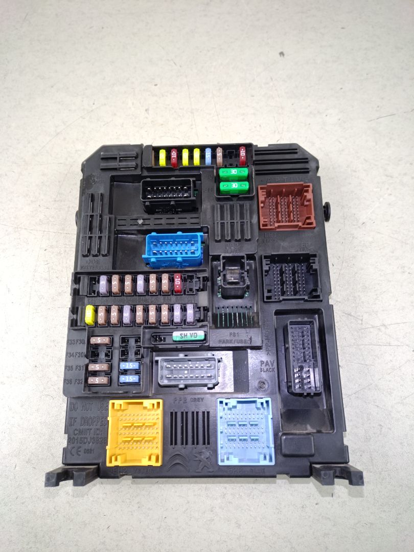 CAJA RELES / FUSIBLES Citroen Berlingo Furgón