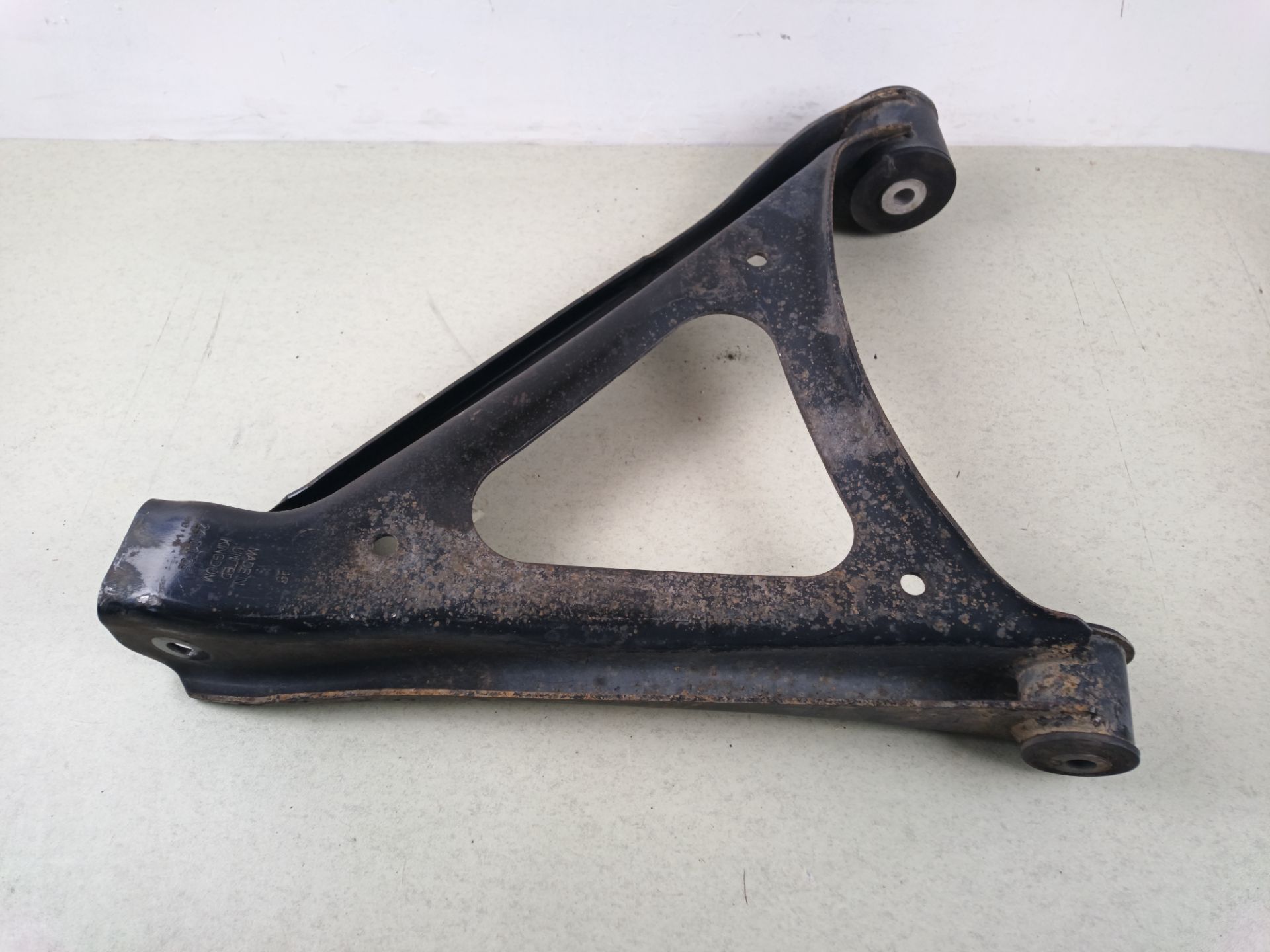 BRAZO SUSPENSION INFERIOR TRASERO DERECHO Volkswagen Touareg (7LA)