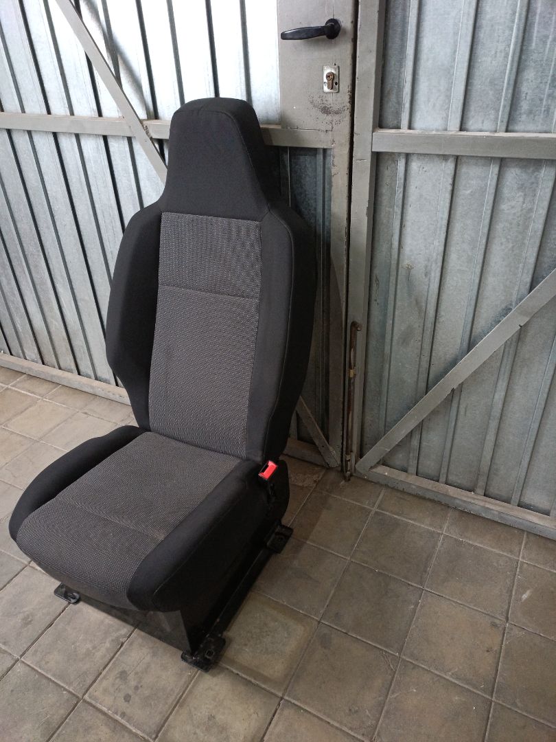 ASIENTO DELANTERO DERECHO Citroen Berlingo Furgón