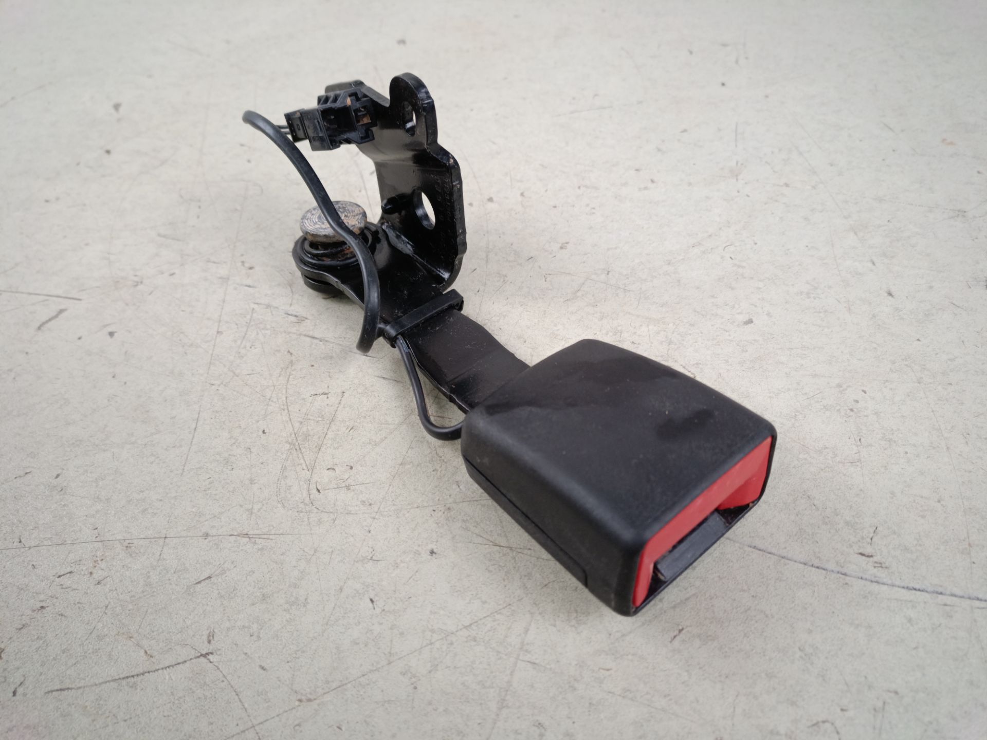 ENGANCHE CINTURON TRASERO IZQUIERDO Mercedes-Benz B (BM 246)