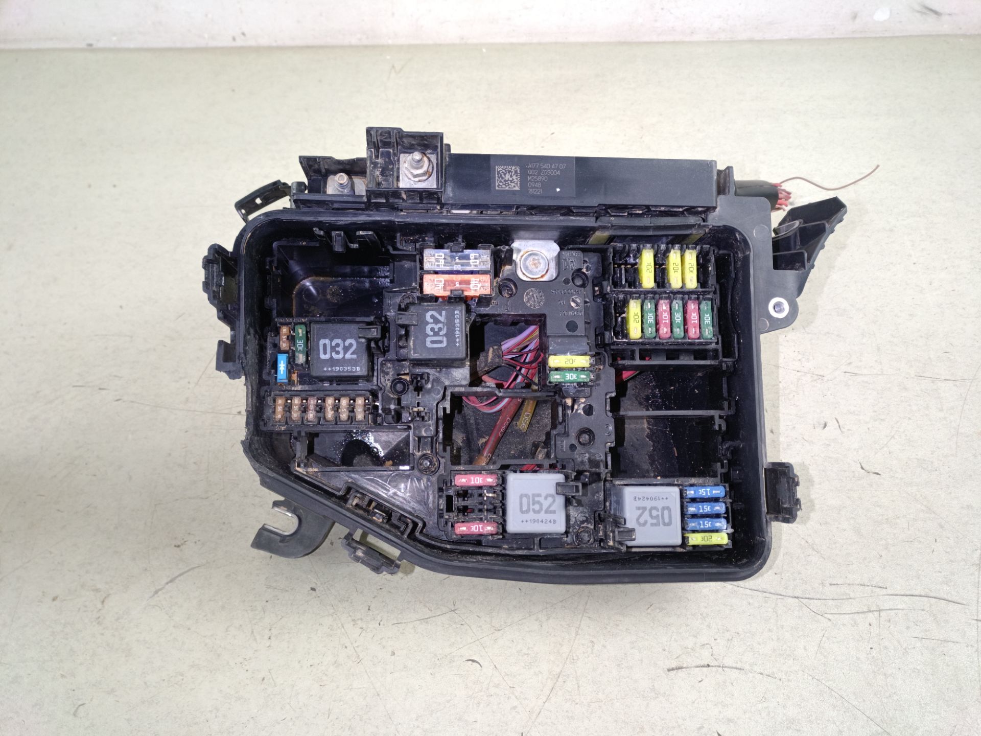 CAJA RELES / FUSIBLES Mercedes-Benz B (BM 246)