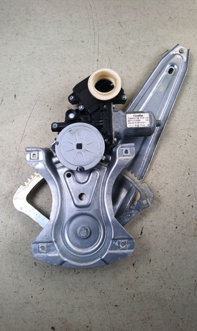 ELEVALUNAS TRASERO IZQUIERDO Toyota Auris (E18)
