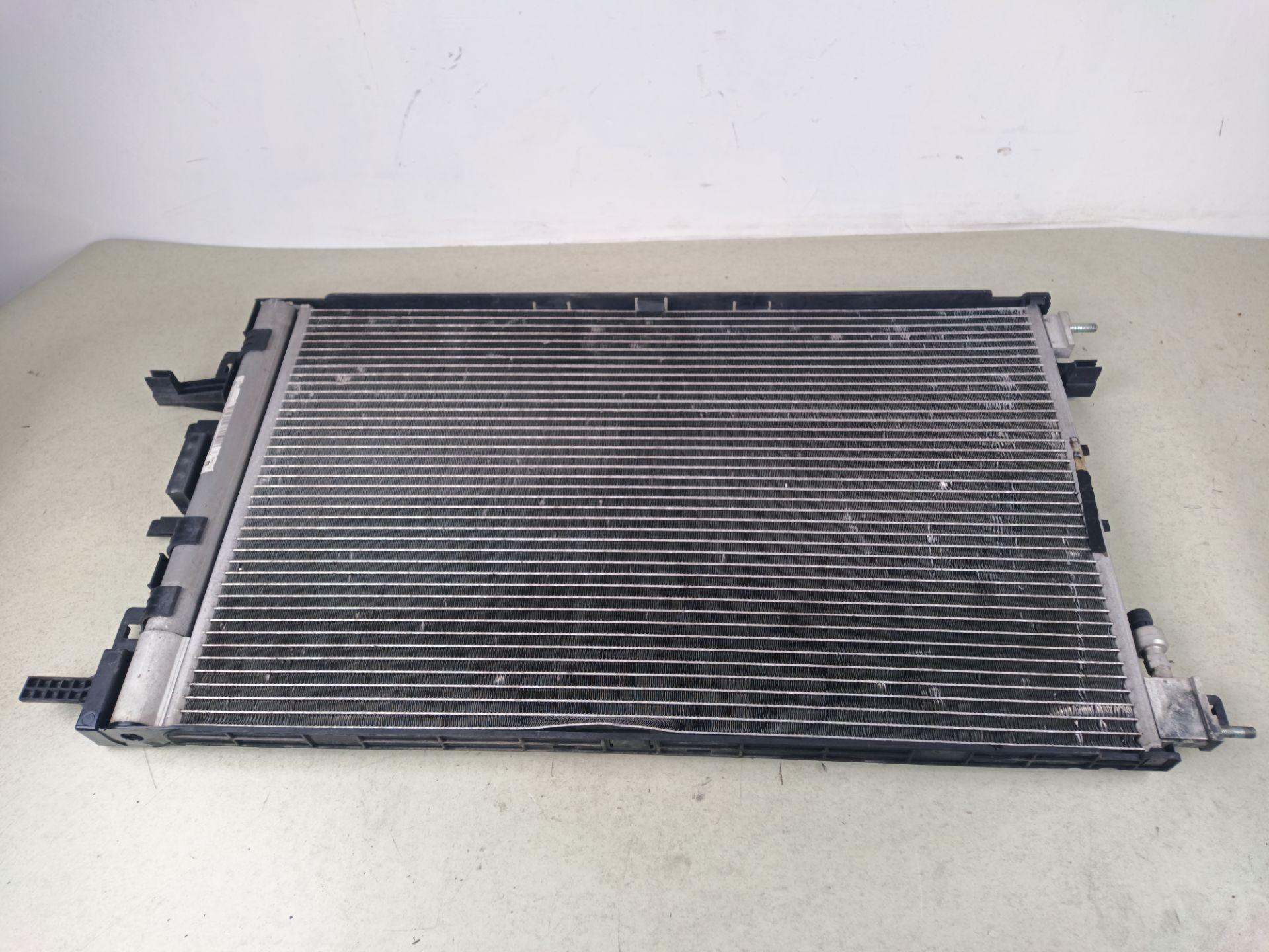 CONDENSADOR / RADIADOR  AIRE ACONDICIONADO Opel Insignia Berlina