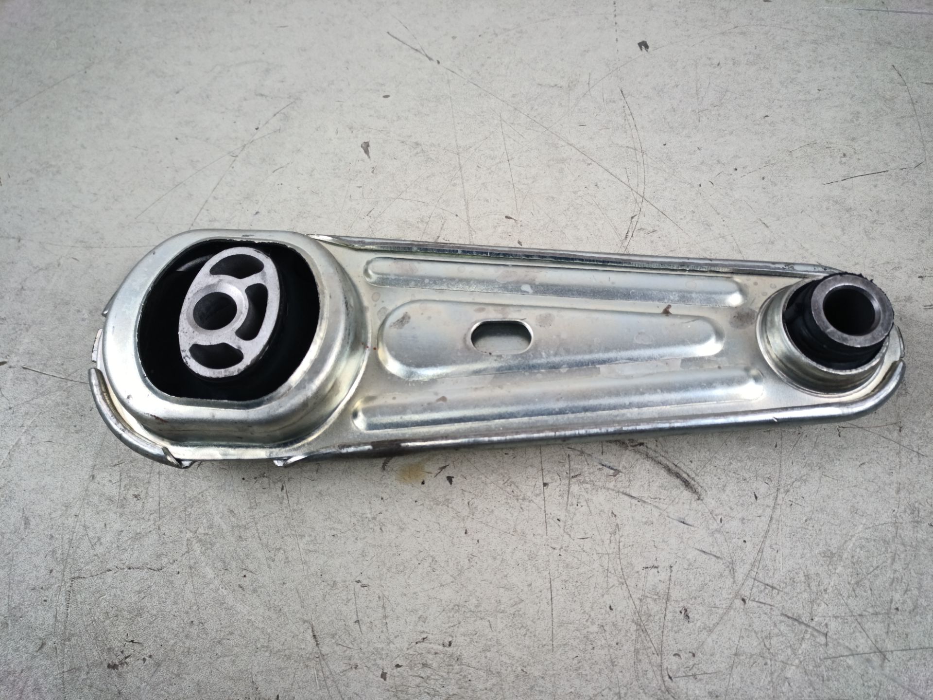 SOPORTE MOTOR TRASERO