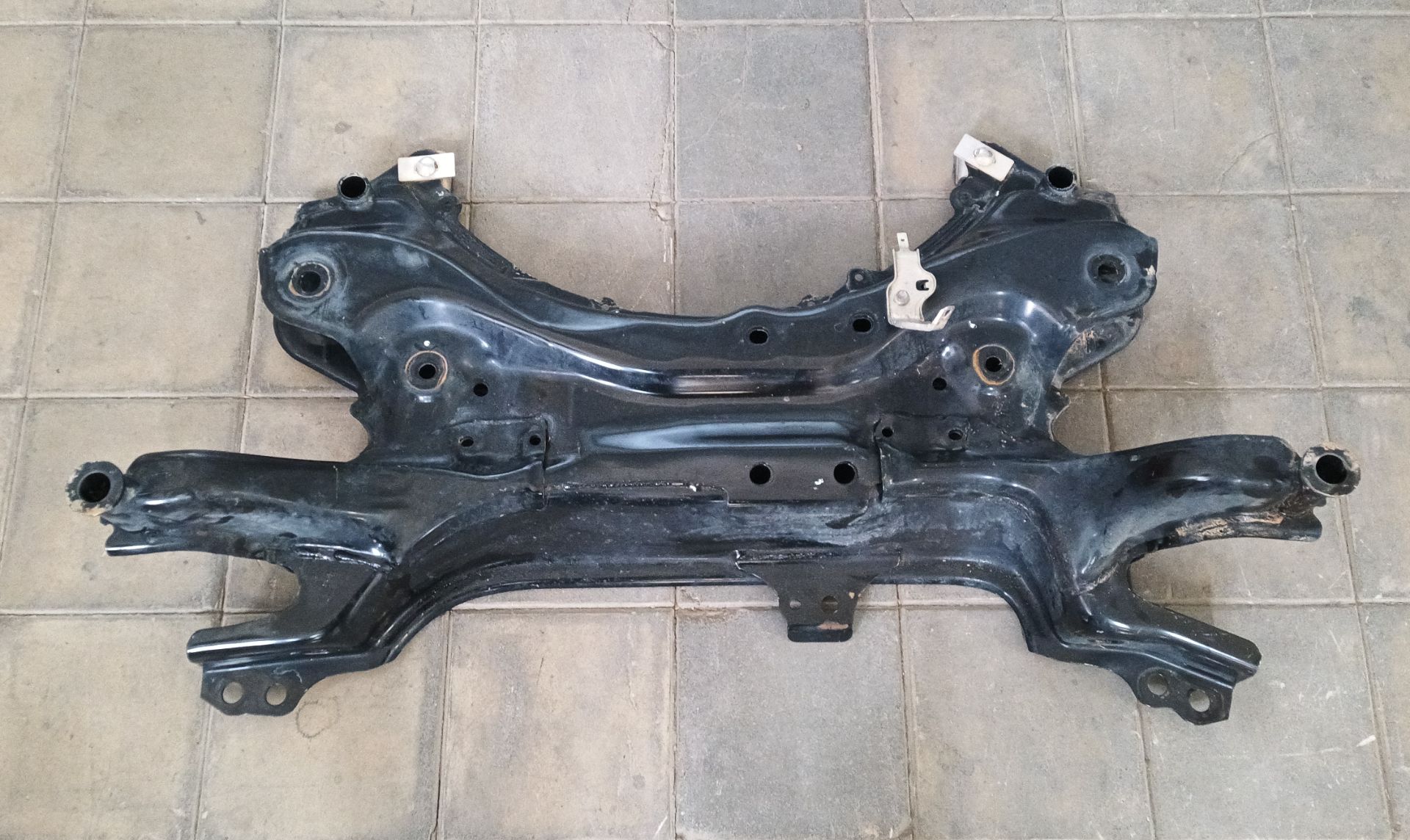 PUENTE DELANTERO Toyota Auris (E18)