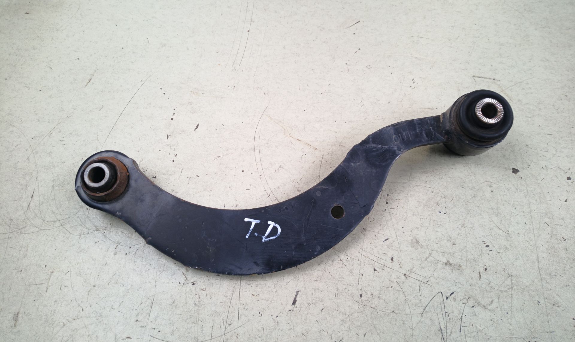 BRAZO SUSPENSION SUPERIOR TRASERO DERECHO Toyota Auris (E18)
