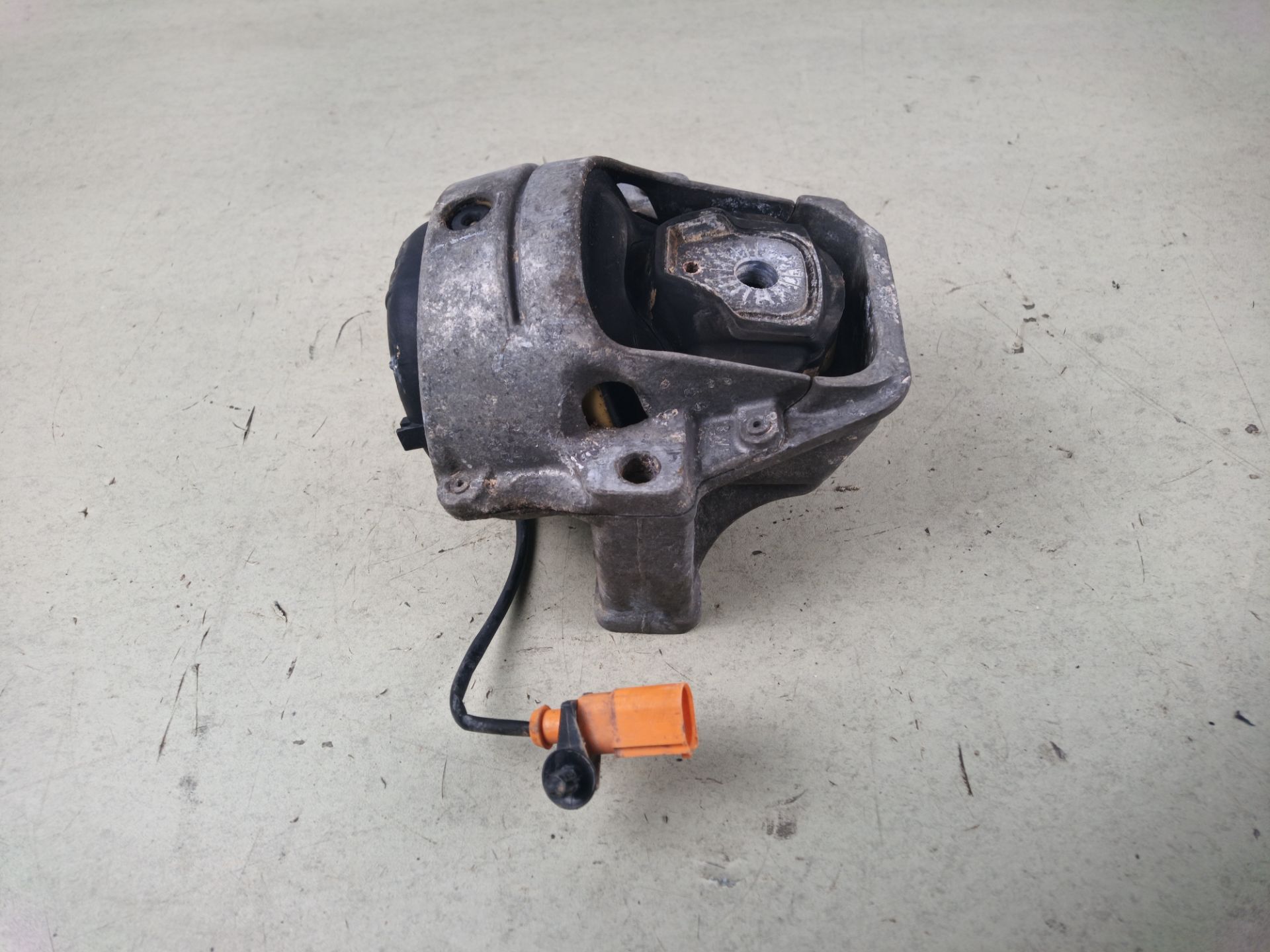 SOPORTE MOTOR IZQUIERDO Audi A5 Coupe (8T)